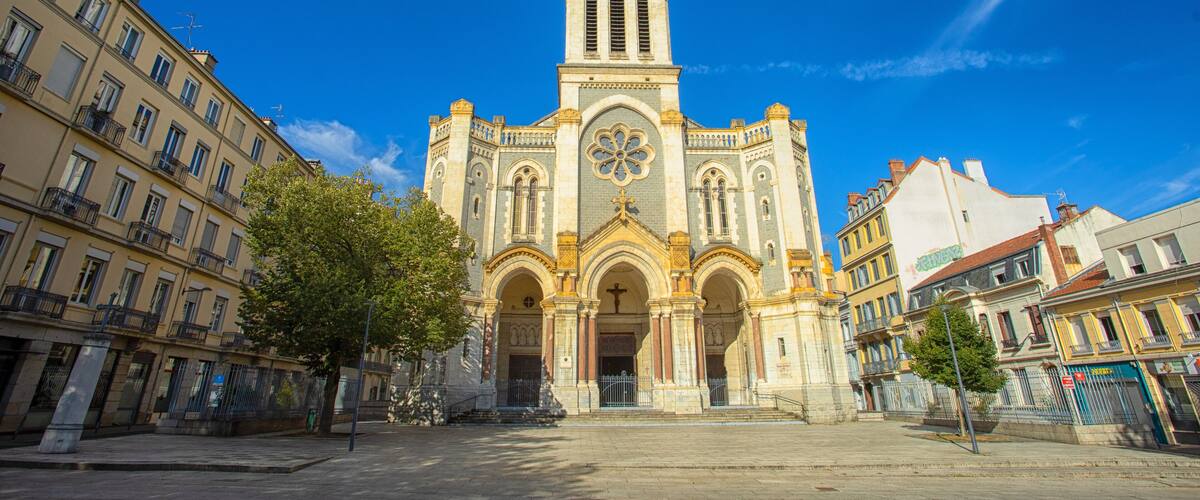 cathédrale Saint Charles dans le ville de Saint-étienne (France)