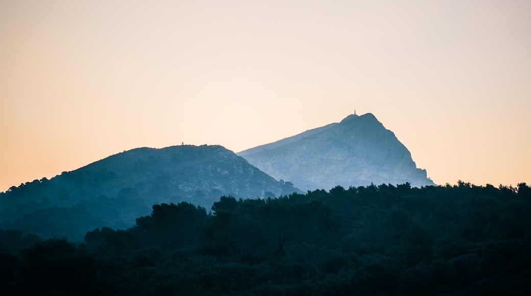 La Sainte-Victoire au petit matin.