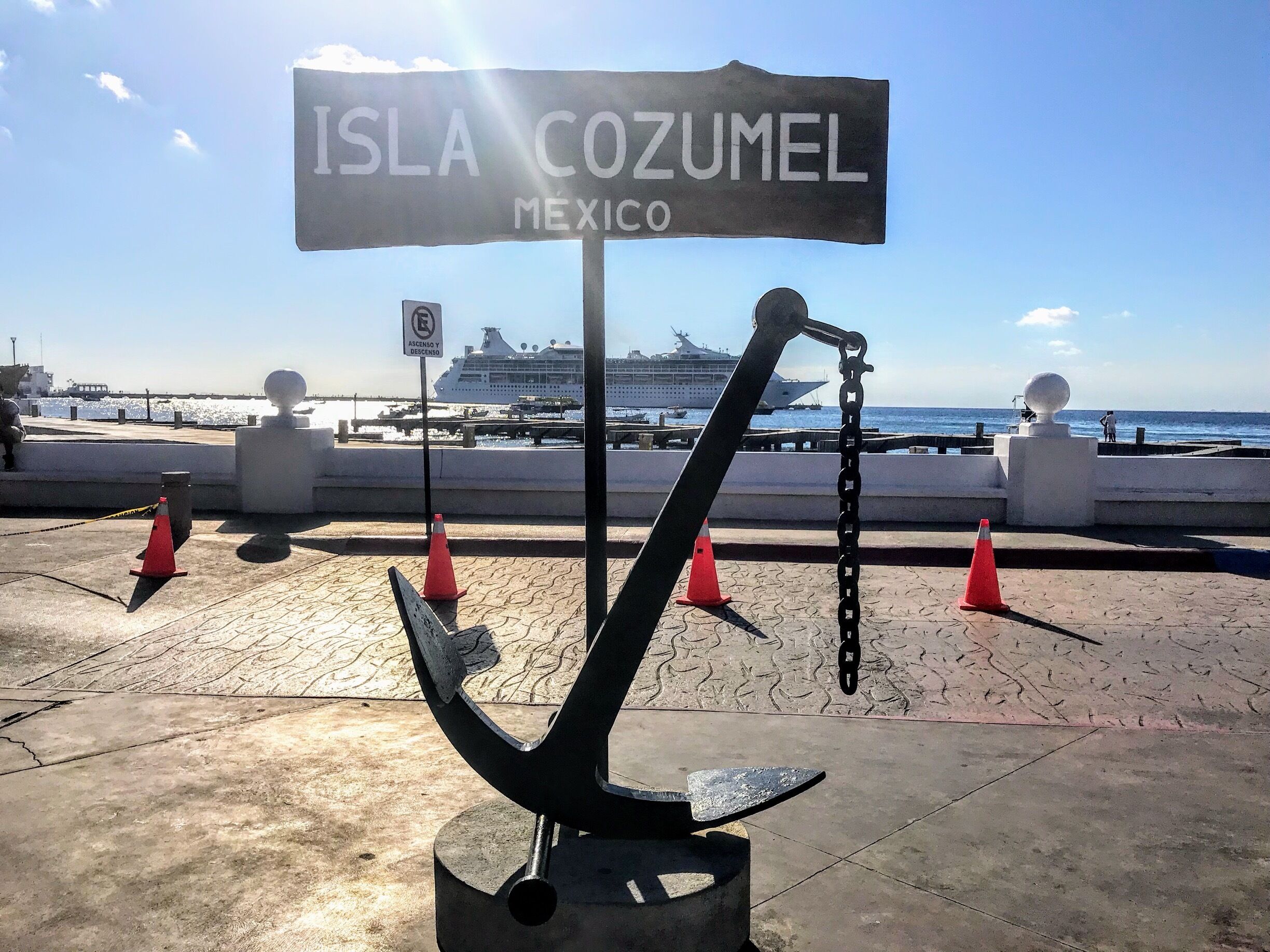 Cozumel hermosa isla del caribe rodeada de uno de los arrecifes más hermosas de mundo , puedes bucear o hacer snork, puedes conocer toda la isla en bicicleta , en moto o rentando un jeep todo terreno , impresionante vistas .
