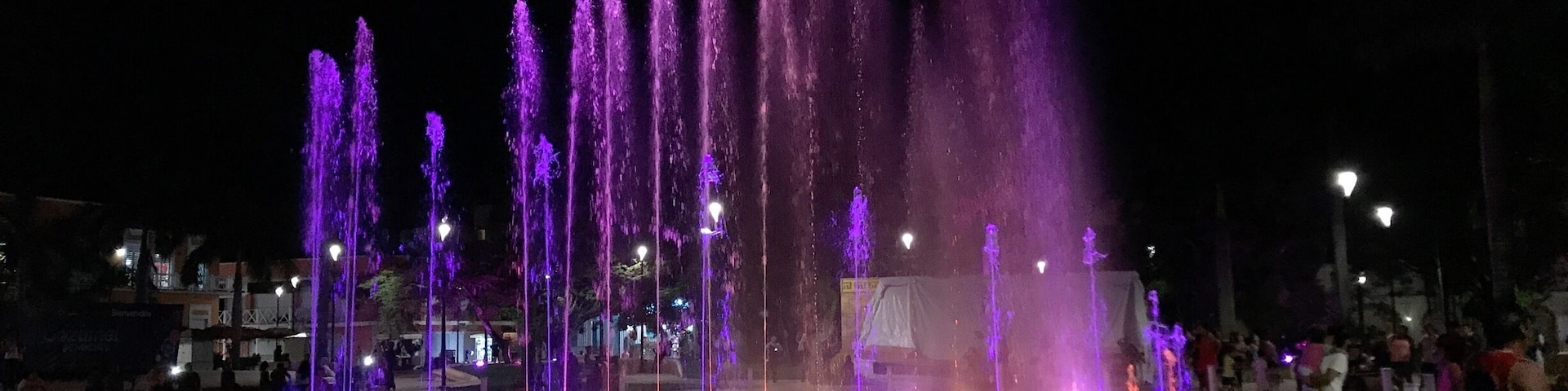 Excelente vista de la fuente animada en Cozumel