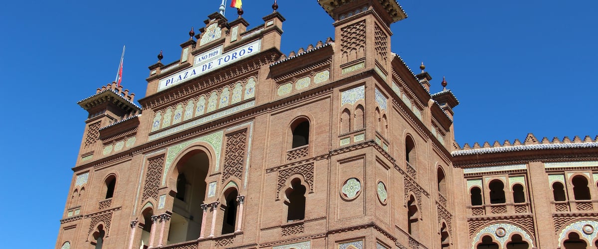 Guindalera | Calle de Alcalá Biggest bullring in Spain designed in the Neo-Mudéjar (Moorish) style with ceramic incrustations. Arch. José Espeliú 1922-29