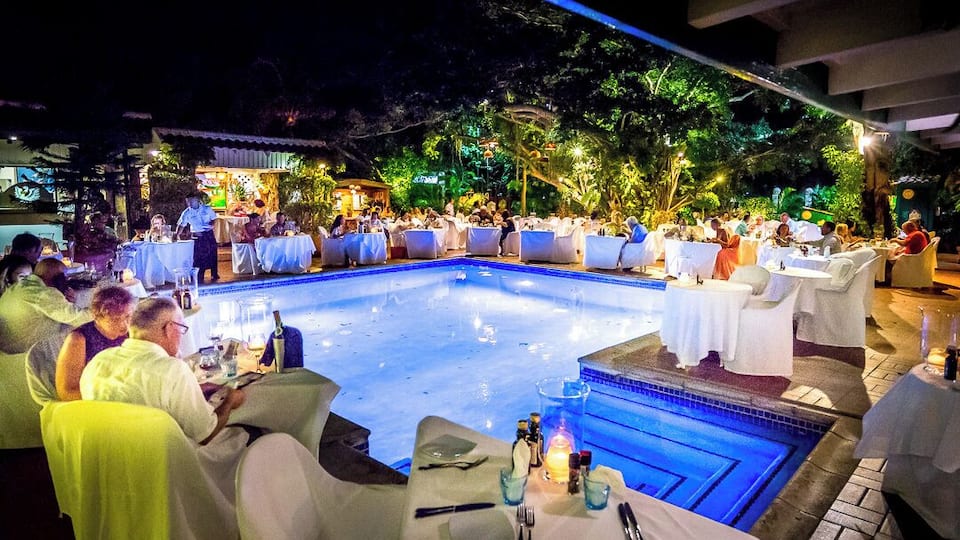 Dinner at Papiamento Restaurant is an experience no one will ever forget. Surrounded by a lush garden, around a turquoise, sparkling pool with twinkling lights in the tree branches, the setting is magical. A beautiful place offering fine
dining in a casual atmosphere. Their combined worldwide experience gives their dishes an original flavour with a touch of Caribbean in it. #GoodEats