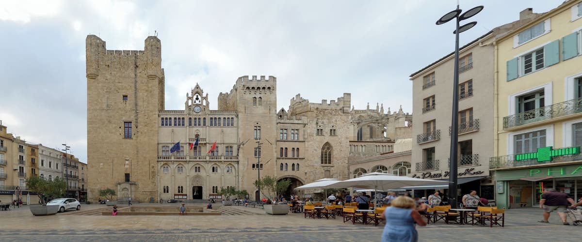 This building is indexed in the Base Mérimée, a database of architectural heritage maintained by the French Ministry of Culture, under the reference PA00102789 .