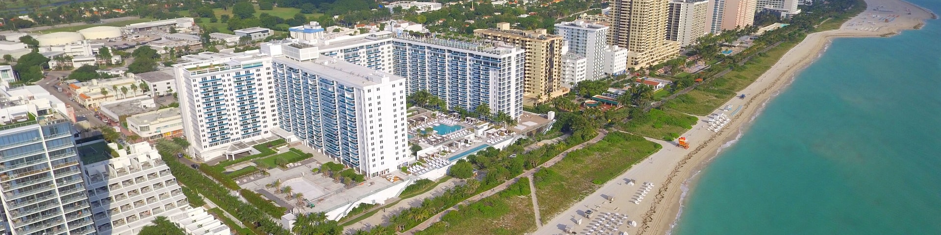 Aerial image of Miami Beach resorts on the beach