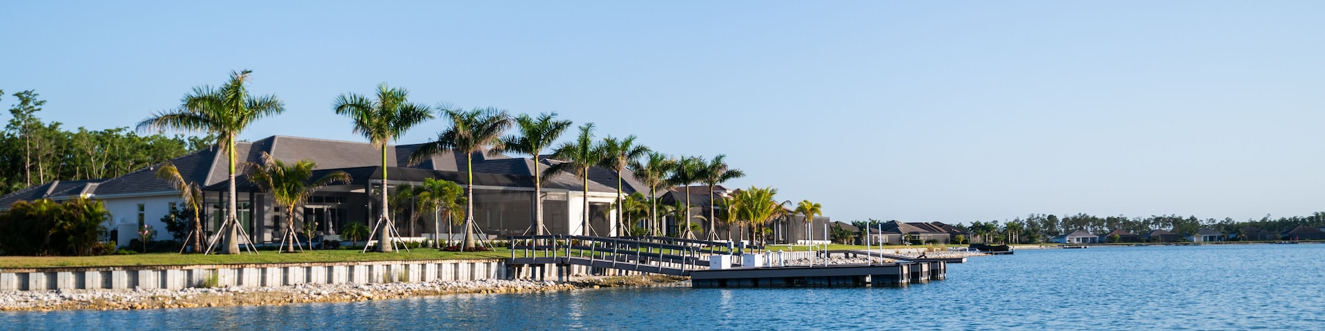 Stunning lakefront view of the luxury homes in Fort Myers, Florida