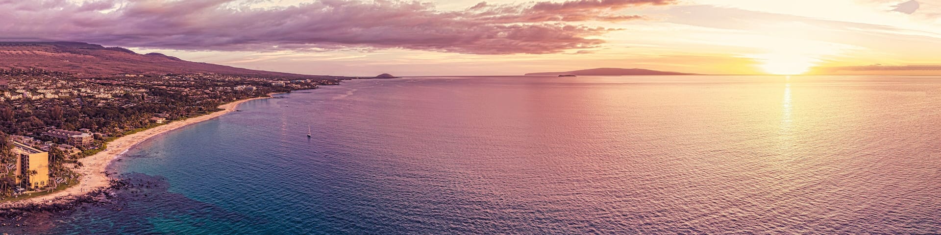 Sunset views from Po'olenalena Beach Park on the island of Maui in Hawaii, USA; Maui, Hawaii, United States of America