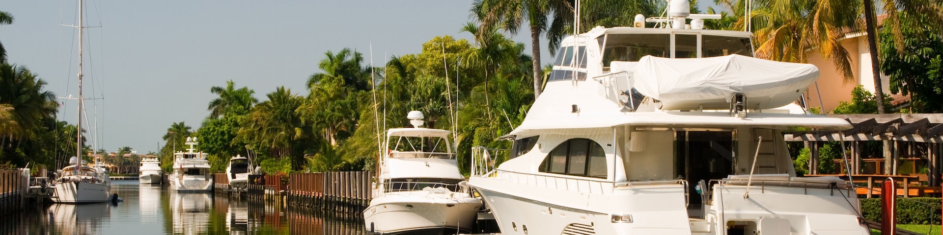 Yachten in einem Kanal in Fort Lauderdale