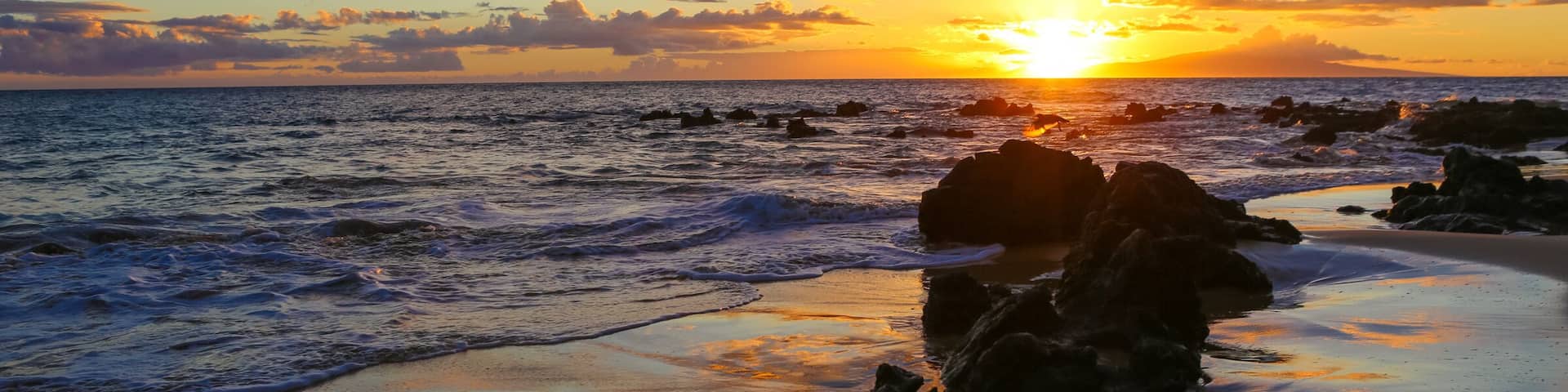 USA, Hawaii, Maui, Wailea Ekolu Village, Keawakapu, Sunset at Beach