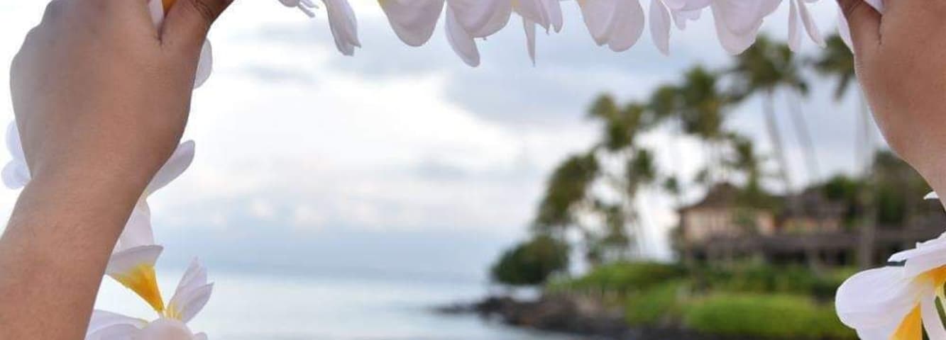 Hawaiian "Lei" portrays the symbol of pure love. This is taken at Napili Kai Beach Resort, in Maui. Highly recommended for snorkeling. #lifeatexpedia