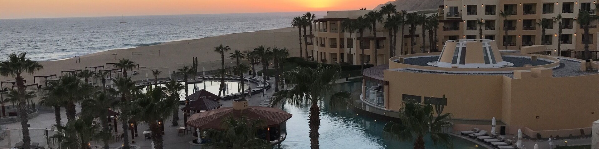 Sunset from the balcony of our suite at Peublo Bonita Pacifica, definitely a benefit of being on the Pacific side of Los Cabos; no filters #vipaccesshotel #lifeatexpedia #loscabos #sunset #pacificocean