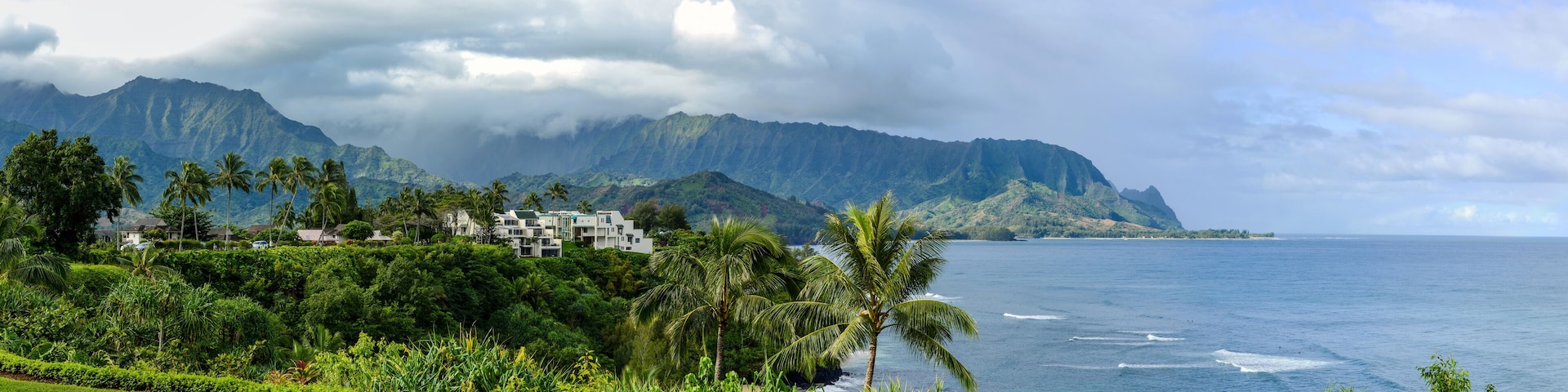 North Shore of Kauai - Panoramic view of Hanalei Bay Overlook at the north shore of Kauai, Hawaii, USA