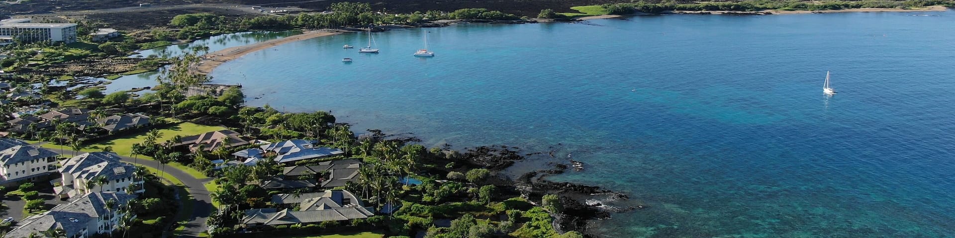 Anaeho'omalu Bay