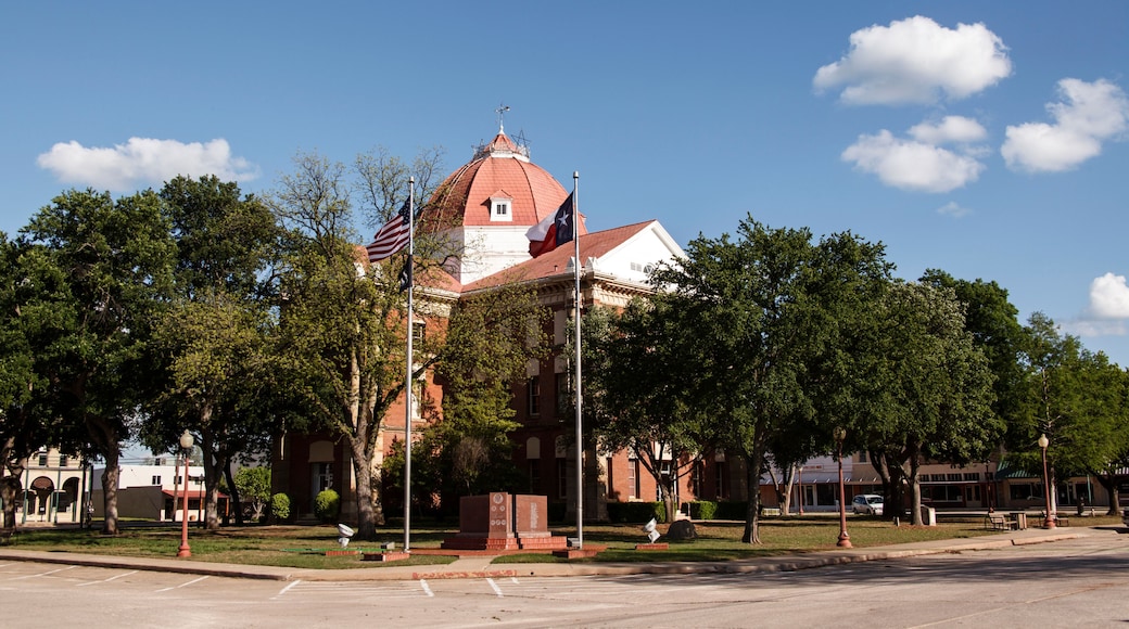 Henrietta, Texas - Claycounty courthouse