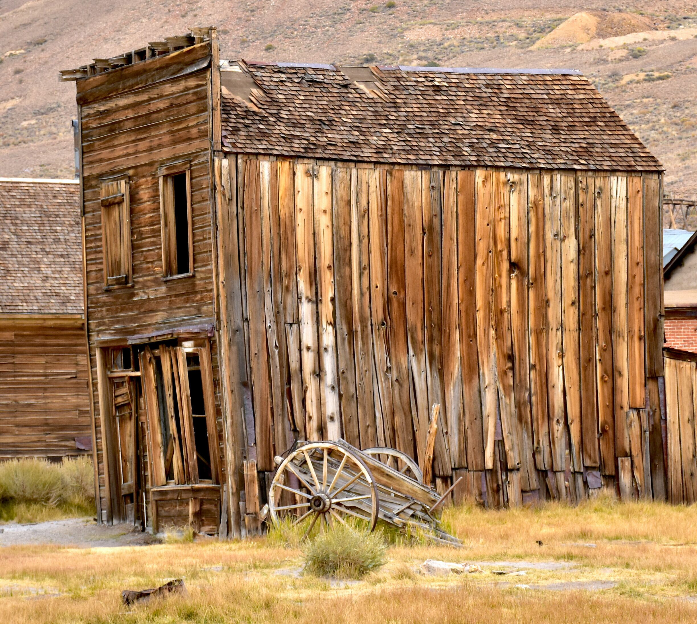 A real wild west ghost town - what's left of the lawless mining town in the middle of nowhere that had 10,000 residents in 1880.