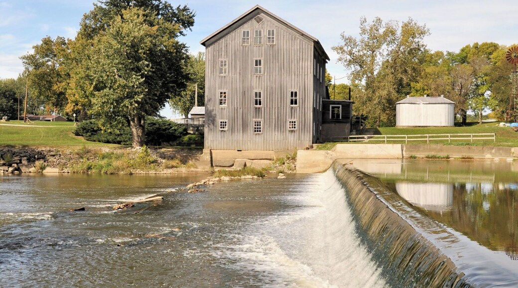 The Stockdale Mill is a fun day trip while visiting Wabash County, Indiana. At the store they sell ground corn meal from the mill! #StunningStructures