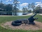 Eine große Alligator-Statue in der Okefenokee National Wildlife Refuge.