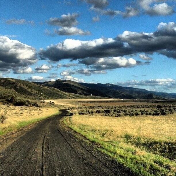 This is a small valley between #lavahotsprings & #sodasprings #idaho. This was the original path of the #oregontrail. The black gravel had me mesmerized. It was stunningly beautiful in contrast to everything around it. You can still drive on it to this day. 