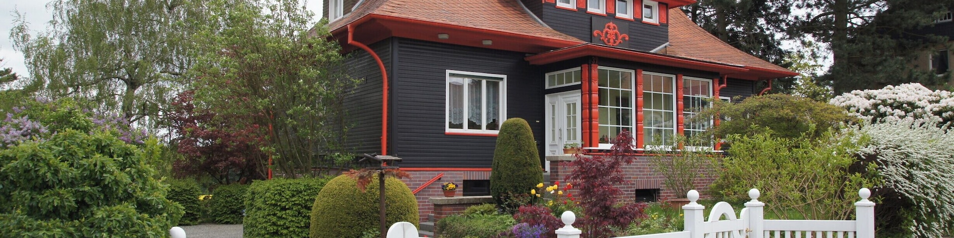 Wikipedians in Seifhennersdorf This photo was taken during the project Wikipedians in Seifhennersdorf in May 2014. Supported by Wikimedia Deutschland, Wikimedia Österreich, Wikimedia Polska and Wikimedia Czech Republic. Neuwalderstraße 39