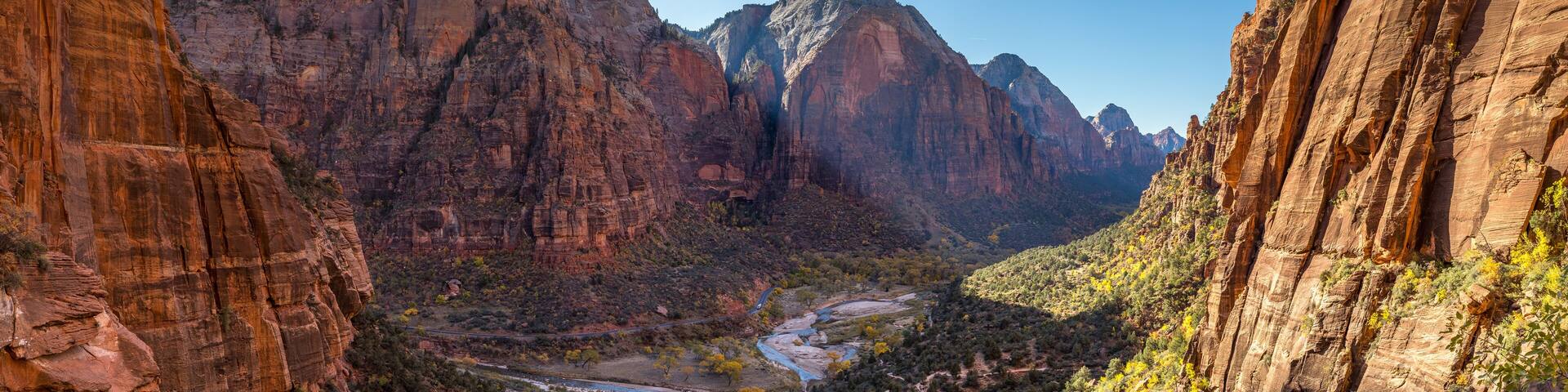 Panoramic view of Zion Canyon from West Rim Trail