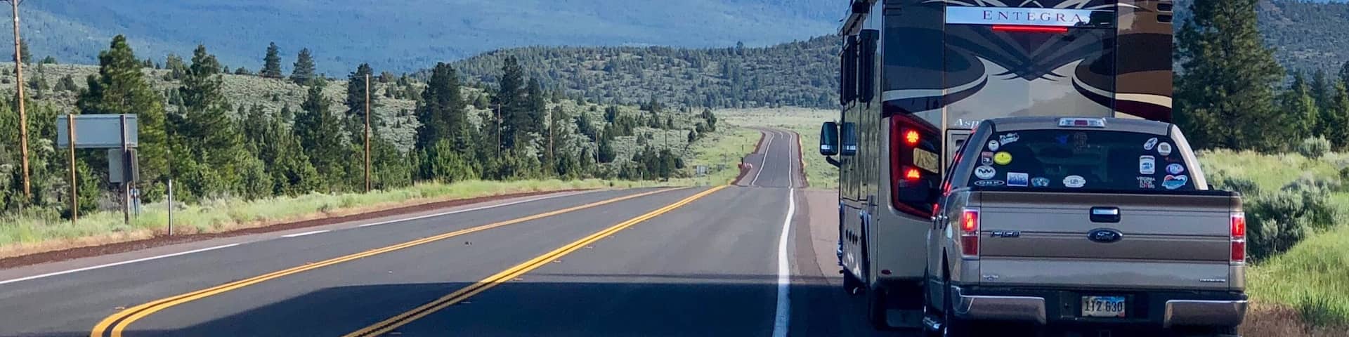 We are full time RVers - no traditional house just this one with wheels! I like to get pictures of the house in stunning locations, I think this qualifies! #OnTheRoad