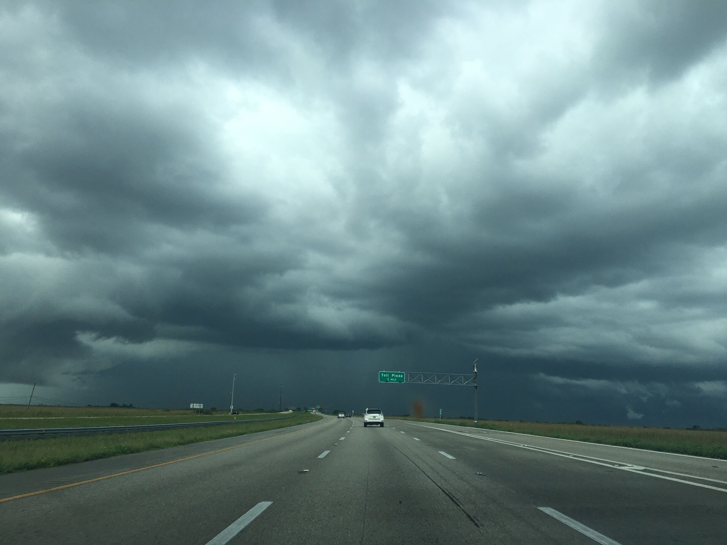 Alligator Alley links the west coast of Florida to to the greater Miami city area... lots of great sky views in all directions and providing access into the Everglades #storm #cloud #roadtrip