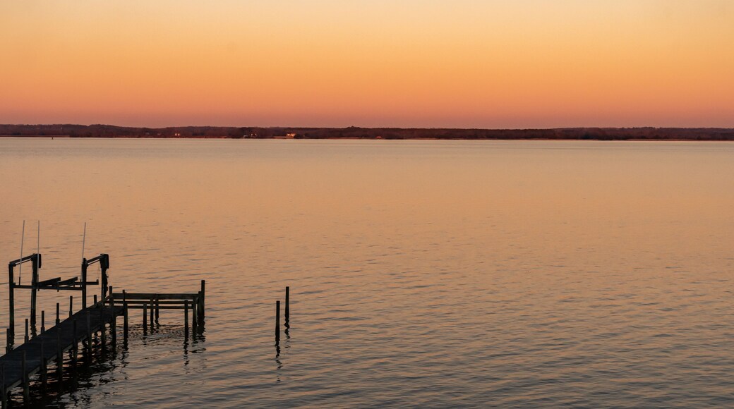 Golden hour on the Rappahannock River in Virginia