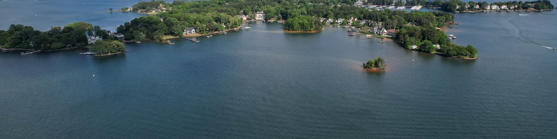 Relaxed lifestyle on Lake Norman in North Carolina
