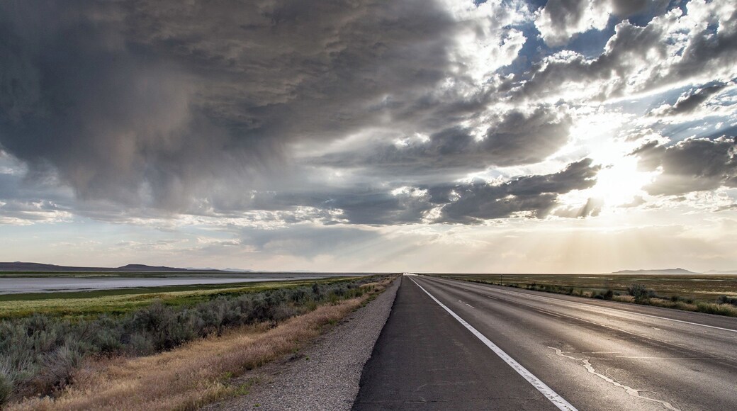 The causeway road to Antelope Island State Park. The largest of the 10 islands in the Great Salt Lake, Utah.
#lifeatexpedia