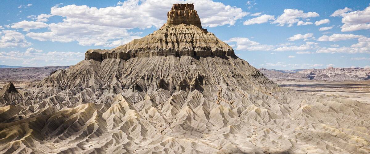 This was one of those “that looks sweet... how to we get there?... oh look a dirt road!”
My advise for anyone taking a road trip is to stop as much as you want and can... if I wouldn’t have made the executive decision to pull over a mile into this dirt road in a rental car, I never would have experienced the beauty of this place like I did. I told my buddy I’m pulling over and taking my drone out... this might be my favorite picture from the trip #adventurephotocontest #adventure