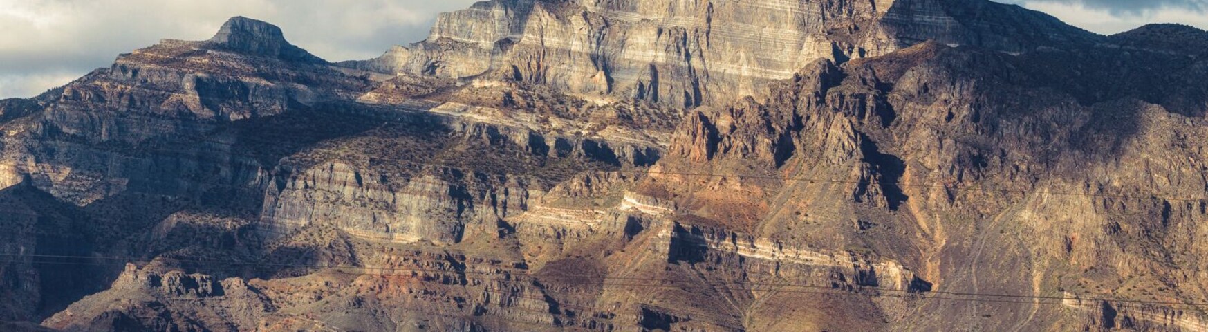 So I headed out of Great Basin. I had a loose idea of where I wanted to spend the night, somewhere I can get clear skies at night and no light. So I was heading for the middle of southern Utah. On my way there this rock appeared. I HAD to stop. I almost stayed here, but the forecast was cloudy weather, so I moved on. I should have stayed. This is a beautiful rock. Just look at all the layers!