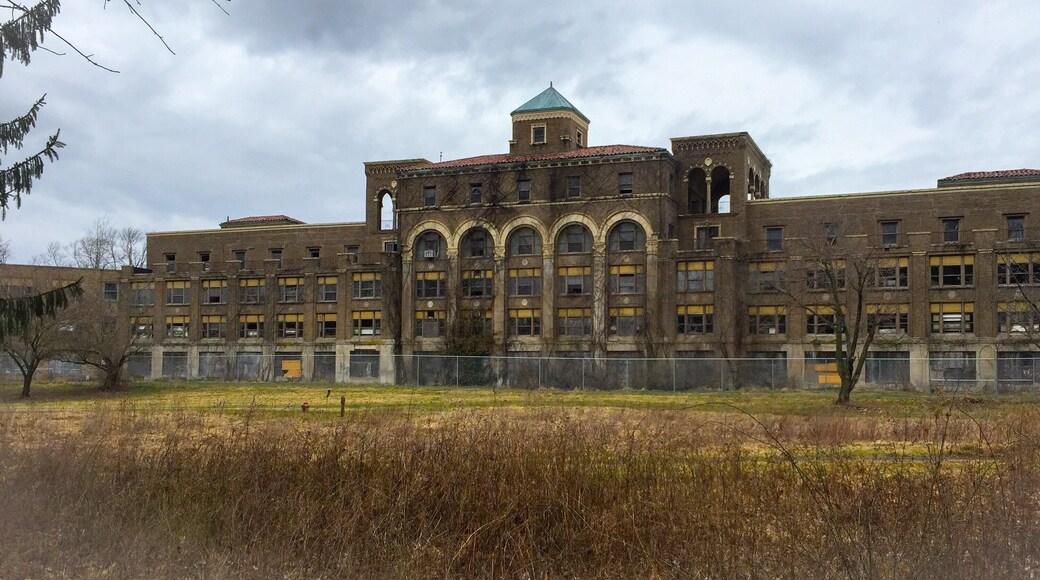 Molly Stark Sanatorium opened in 1929 as a tuberculosis sanatorium until 1970. Later used for mental health & substance abuse treatment. It’s been closed for 20yrs. Now fenced in, it is still a striking experience.
