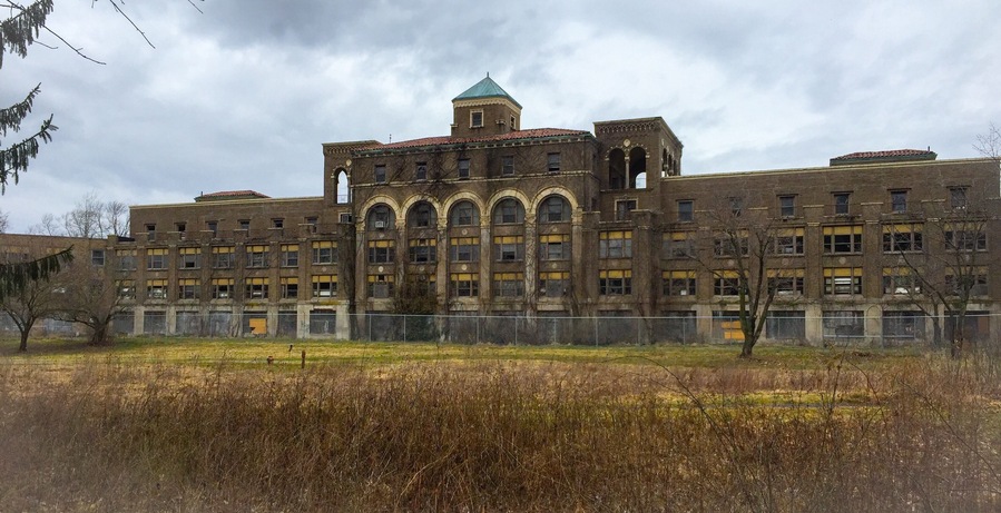 Molly Stark Sanatorium opened in 1929 as a tuberculosis sanatorium until 1970. Later used for mental health & substance abuse treatment. It’s been closed for 20yrs. Now fenced in, it is still a striking experience.