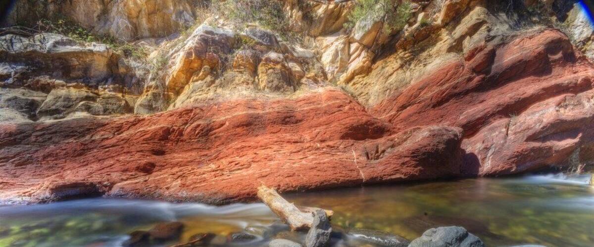 A snapshot of the beautiful Canyon Creek, which somewhat runs between Flagstaff and Sedona in Arizona. The main tourist road that connects these two towns is a beautiful drive, with steep drop-offs, high cliffs and beautiful views of the canyon. There are a few stops along the way, but be sure to hike along the creek for stunning views like this. The water is cool, and is fun for a quick paddle or swim.
#troveon