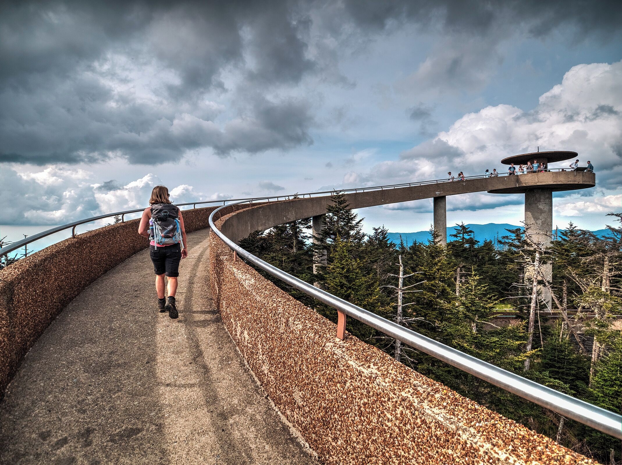 A short but steep walk takes you from the parking lot up to a beautiful lookout called Clingmans Dome. The highest point along the Appalachian trail has a beautiful view.

#hike #GreatSmokeyMountainNationalPark #NationalPark #hiking