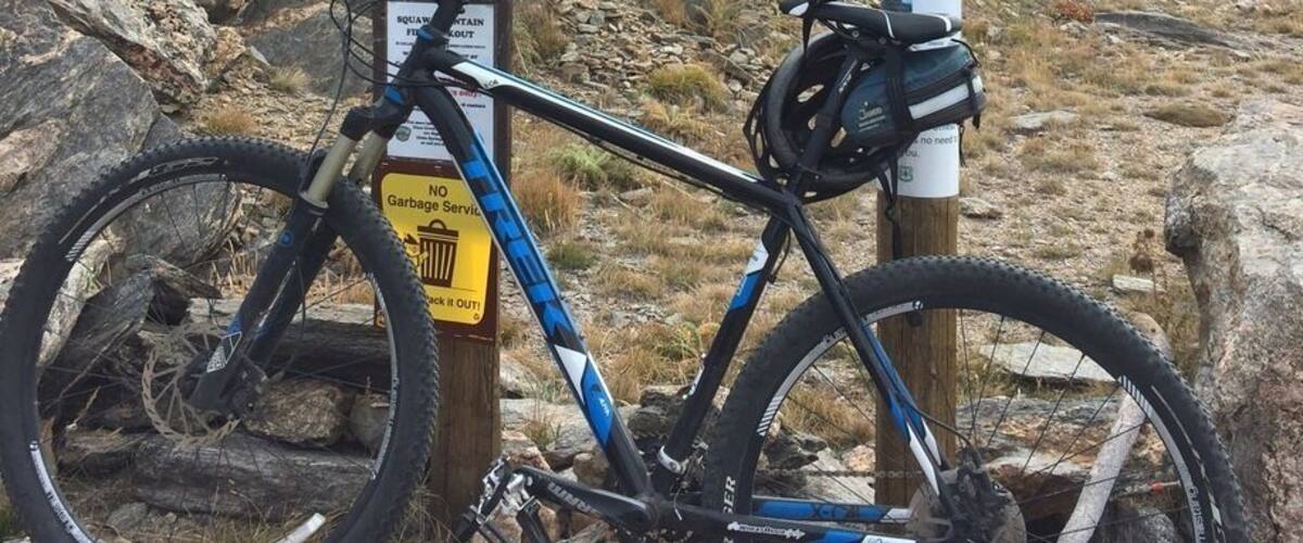 Really fun and easy hike. People can rent the little lookout cabin through national park services. Amazing views.