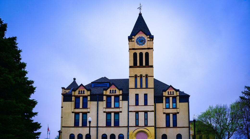 Lincoln County Historic Landmark Architecture, Court House and Government Complex, built in 1875 and renovated in 1899 and 2008 at the center of Canton, in South Dakota
