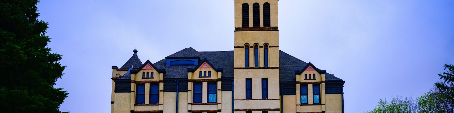 Lincoln County Historic Landmark Architecture, Court House and Government Complex, built in 1875 and renovated in 1899 and 2008 at the center of Canton, in South Dakota