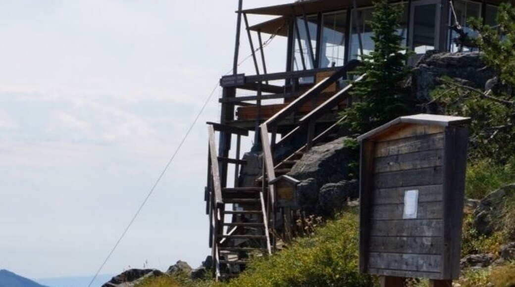 Worth the drive to 5,814' for views of the valley, the mountain ranges, Lake Wenatchee ... and a bonus if staff is there.