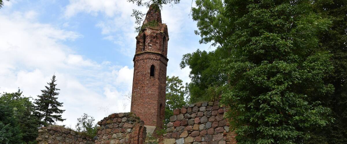 Karwowo ruiny kościoła powiat policki