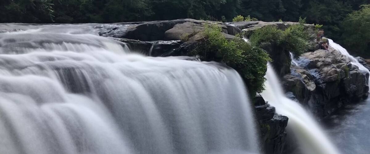 Quite the roaring waterfalls! Lots of rain before we arrived and plenty of cliff jumpers as well. Next time I have more time, I would love to hike the rim.