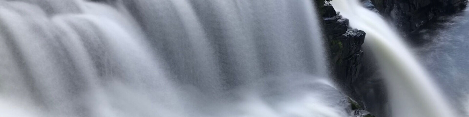 Quite the roaring waterfalls! Lots of rain before we arrived and plenty of cliff jumpers as well. Next time I have more time, I would love to hike the rim.