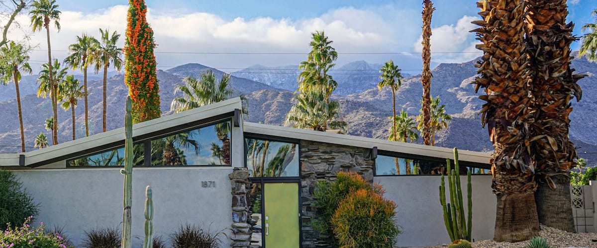 Mid-Twentieth Century Modern Home in Palm Springs with a butterfly roof.