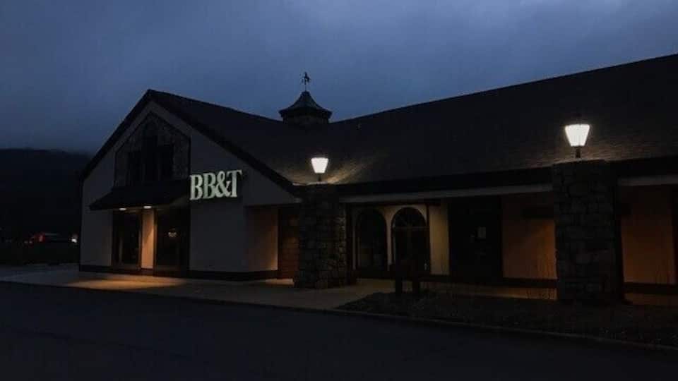 This was taken at a shopping center in Banner Elk. The entire center is designed to have this “old timey” feel. The shops have been upkept with this sort of historic architecture. There is this idea that Appalachia is somewhat detached from modernity, and commercial architects like to play into this. The same effect is seen in other parts of Appalachia and just on the east coast in general, for example Williamsburg, VA. The reality is that this “quaint” little town is just the same as any other place in the United States. We’re looking at BB&T, a commercial bank that is far from particular to place. The region of Appalachia can sometimes be less distinct than we like to think, and I feel this image captures this sort of denial of singularity. #appalachianechoes