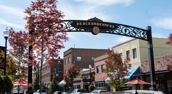 Welcome to Redmond Oregon downtown sign