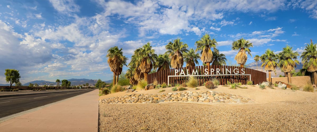 Palm Springs welcome sign on the edge of town