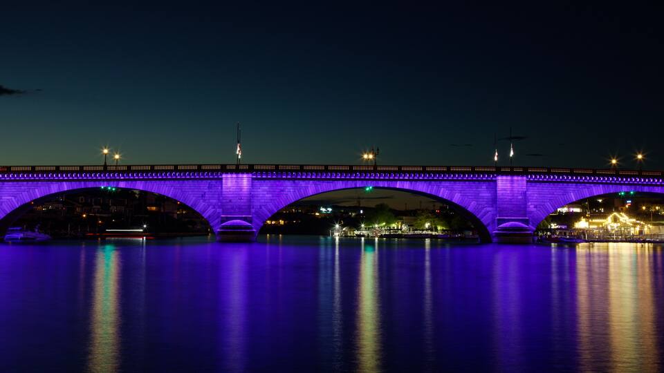 London Bridge at night in Lake Havasu Arizona