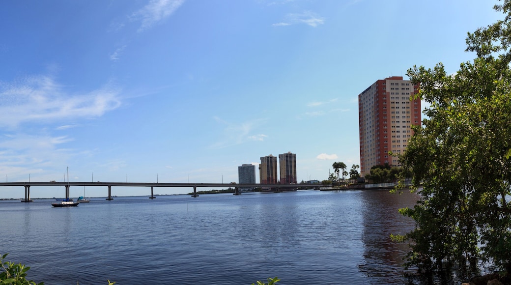 Edison Bridge over the Caloosahatchee River in Fort Myers