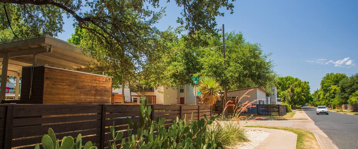 Johnston Terrace which includes a small town or village