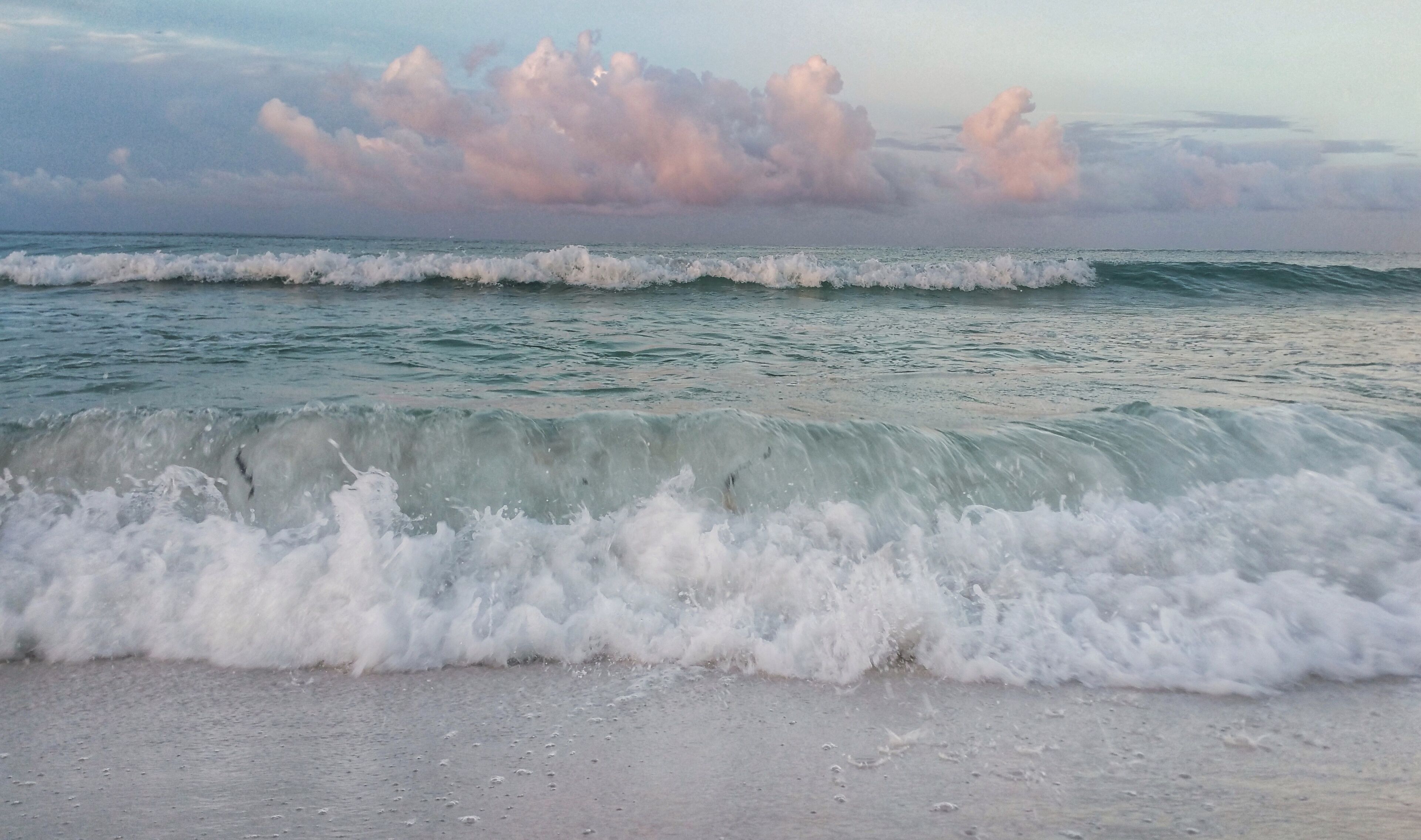 The Gulf at its best.  All along the Florida Panhandle, you can be greeted by sugar white sand beaches, blue sea, and pink clouds at dawn.

#BeachTips