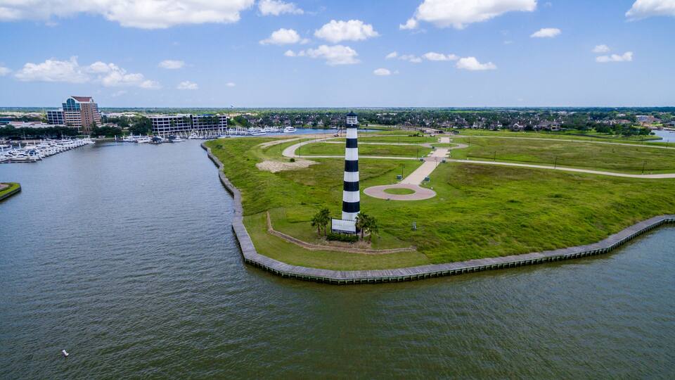 Lighthouse on a Texas lake near a large boat marina